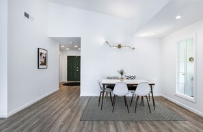 House, Multiple Beds, Pool Access, Mountain View (Mountain View) | Dining