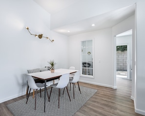 House, Multiple Beds, Pool Access, Mountain View (Mountain View) | Dining