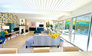 Ferienhaus, Mehrere Betten, Poolzugang, Bergblick (Livmor) | Wohnbereich