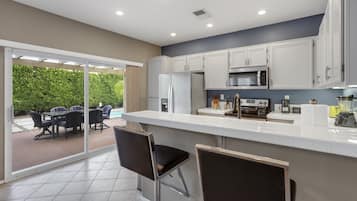 House, Multiple Beds, Pool Access, Pool View (Shannon) | Private kitchen | Electric kettle