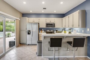 House, Multiple Beds, Pool Access, Pool View (Shannon) | Private kitchen