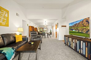 콘도, 침대(여러 개), 발코니, 산 전망 (Plaza Villas 615) | 내부