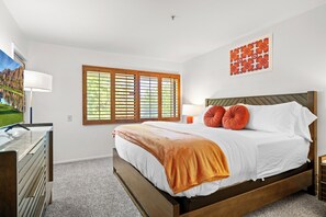 Condo, várias camas, sacada, vista para a montanha (Plaza Villas 615) | Individualmente decorados, individualmente mobiliados, roupa de cama
