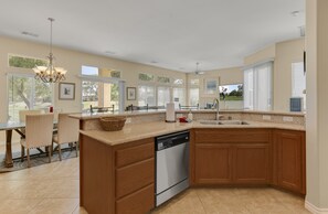 Ferienhaus, Mehrere Betten, Terrasse, Gartenblick (Alda) | Eigene Küche | Wasserkocher mit Kaffee-/Teezubehör