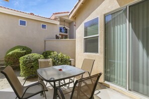 House, Multiple Beds, Patio, Garden View (Alda) | Outdoor dining