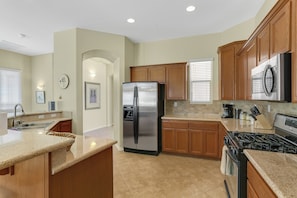 House, Multiple Beds, Patio, Garden View (Alda) | Private kitchen