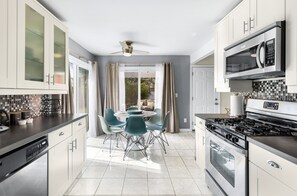 House, Multiple Beds, Pool Access, Pool View (Volturno) | Private kitchen - Holiday Pool Paradise (Palm Springs)