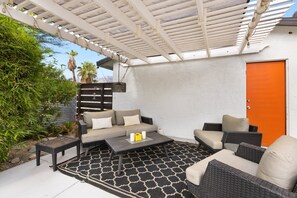 Terrace/patio - Holiday Pool Paradise (Palm Springs)