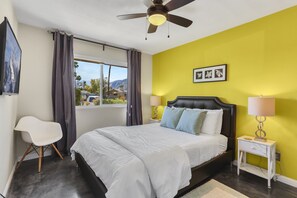 Hus - flere senge - adgang til pool - udsigt til pool (Padua) | 3 soveværelser, individuelt design, individuel indretning, sengetøj