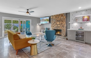 House, Multiple Beds, Pool Access, Pool View (Farrell 2) | Interior