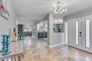 Ferienhaus, Mehrere Betten, Poolzugang, Poolblick (Farrell 2) | Innenbereich