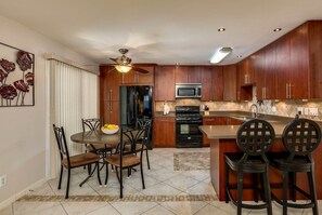 Condo, Multiple Beds, Patio, Mountain View (Sandstone)