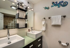 Condo, Multiple Beds, Patio, Mountain View (Sandstone)