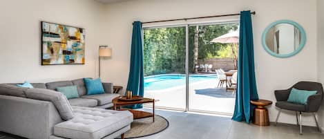 Casa, varias camas, acceso a la piscina, vistas a la piscina (Luring) | Zona de estar