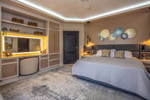 7 bedrooms, iron/ironing board, WiFi, bed sheets