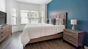 2 bedrooms, desk, iron/ironing board, WiFi - Landing | Modern 2BD, Gym (San Antonio)