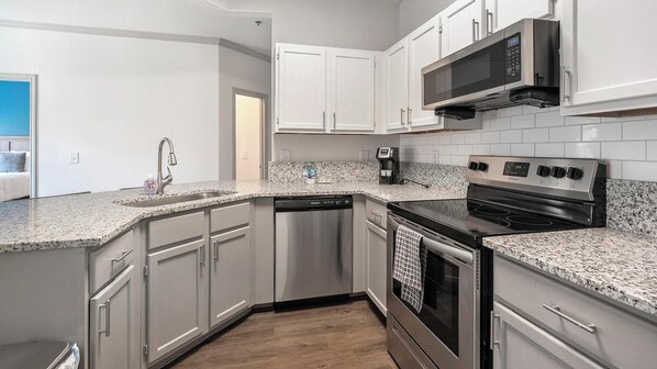 Refrigerador y comedor 