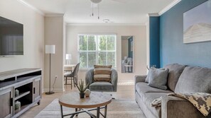 Smart TV - Landing | Amazing 2BD, Clubhouse, Courtyard (Murfreesboro)