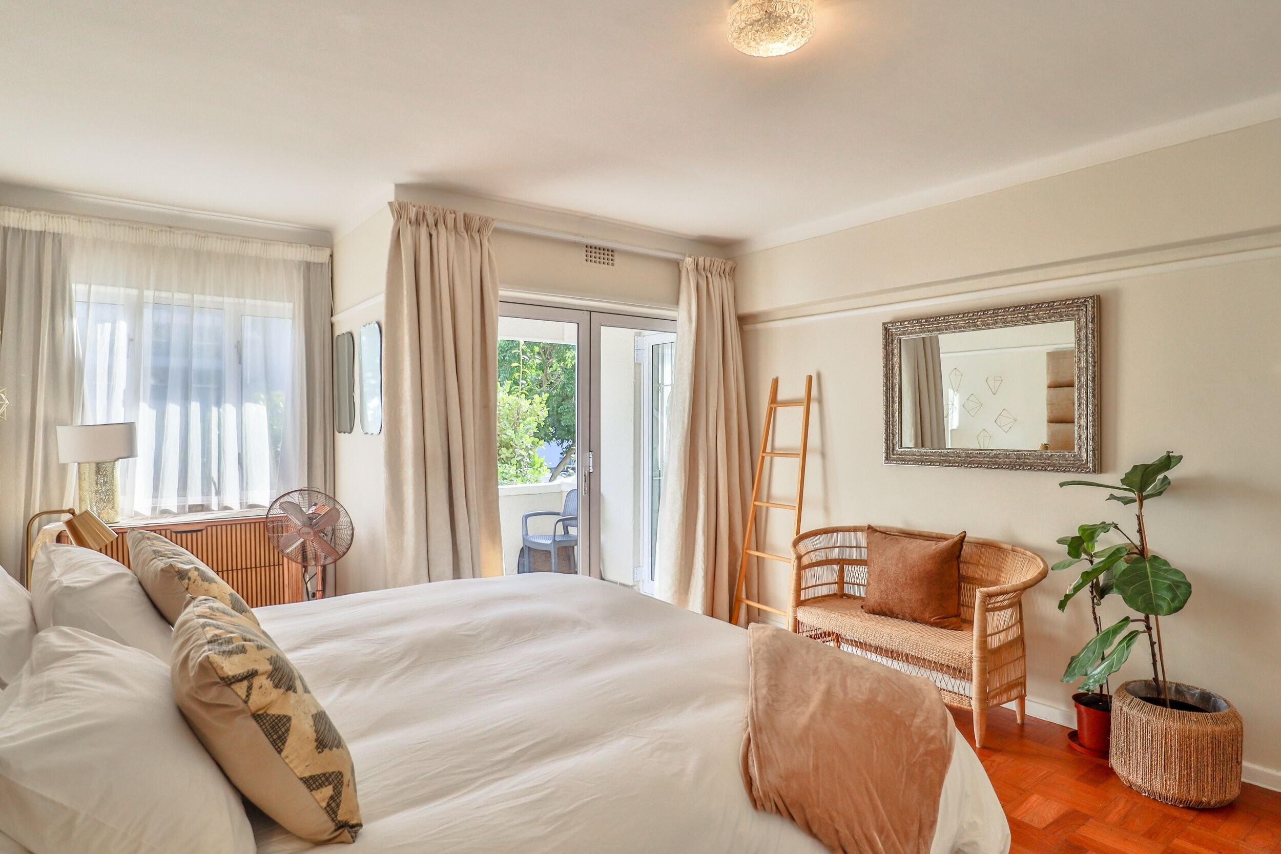 2 habitaciones, tabla de planchar con plancha, internet y ropa de cama 