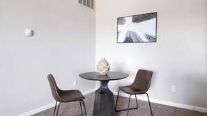 Dining - Landing at Phillips Pass - 1 Bedroom in Westside (Houston)