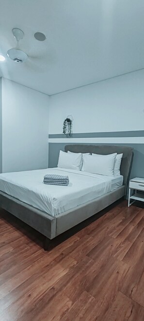 2 chambres, fer et planche à repasser, Wi-Fi, draps fournis