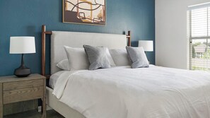 1 bedroom, desk, iron/ironing board, WiFi - Landing | Stunning 1BD, Courtyard, Gym (Murfreesboro)