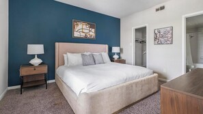 1 sovrum, skrivbord, strykjärn/strykbräda och wi-fi