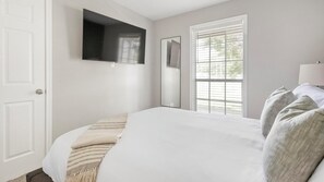 1 bedroom, desk, iron/ironing board, WiFi