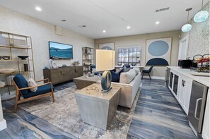 Smart TV - Landing | Modern 1BD, Gym, Clubhouse (San Antonio)