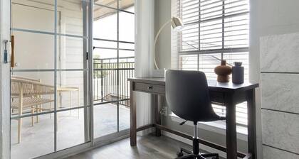 Landing at The Lynx - 1 Bedroom in El Dorado / ...