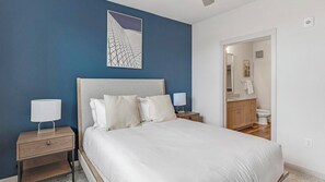 2 bedrooms, desk, iron/ironing board, WiFi