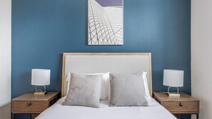 2 bedrooms, desk, iron/ironing board, WiFi - Landing | Stylish 2BD, Gym, Pool (Rockwall)