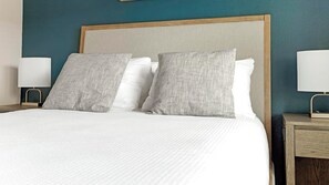 1 bedroom, desk, iron/ironing board, WiFi