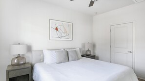 1 chambre, bureau, fer et planche à repasser, Wi-Fi