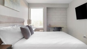1 bedroom, desk, iron/ironing board, WiFi - Landing | Beautiful 1BD, Gym, Courtyard (Birmingham)