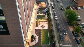 Exterior - Landing | Spectacular 1BD, Courtyard, Game Room (Birmingham)