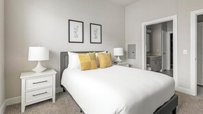 1 bedroom, desk, iron/ironing board, WiFi