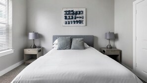 1 chambre, bureau, fer et planche à repasser, Wi-Fi