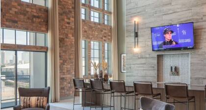 Landing | Stunning 1BD, Pool, Game Room