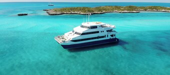 ALL STAR AQUA CAT - Luxury Yacht in the Northern Exuma Cays & Eleuthera, Bahamas