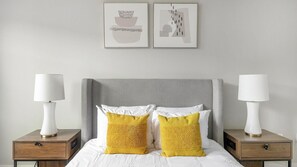 1 bedroom, desk, iron/ironing board, WiFi - Landing at Bellrock Sawyer Yards - 1 Bedroom in... (Houston)