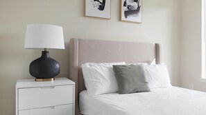 2 bedrooms, desk, iron/ironing board, WiFi