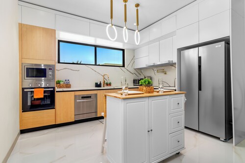 Paradisiac Euphoria Beach Access Pool