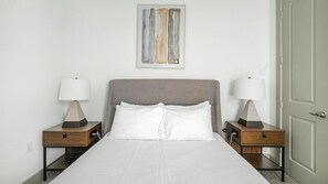 1 bedroom, desk, iron/ironing board, WiFi - Landing | Beautiful 1BD, Rooftop Lounge, Pool (Houston)