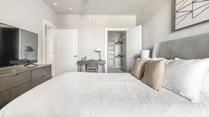 1 chambre, bureau, fer et planche à repasser, Wi-Fi