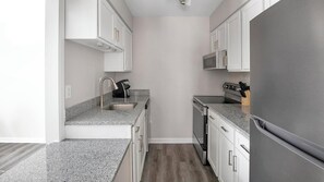 Kühlschrank, Esstisch