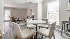 Dining - Landing | Chic 1BD, Pool, Gym (Vestavia Hills)