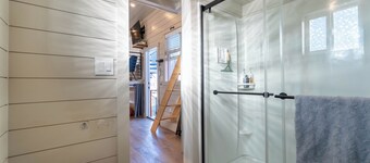 Access Zion and Bryce! Tiny Home with Rooftop Deck, Hot Tub, and Epic Views
