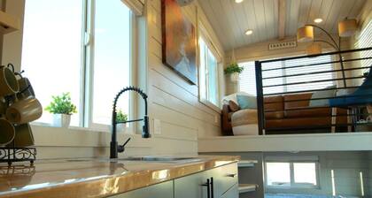 Access Zion and Bryce! Tiny Home with Rooftop Deck, Hot Tub, and Epic Views