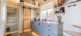 Cozy Zion Tiny Home with Epic Mountain & Sunset Views